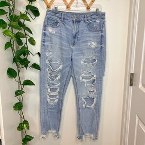 American Eagle Outfitters Ripped Distressed Mom Jean 12 Short